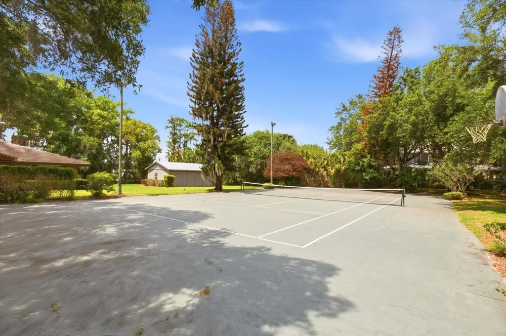 4910 E LAKE DRIVE Winter Springs, FL 32708