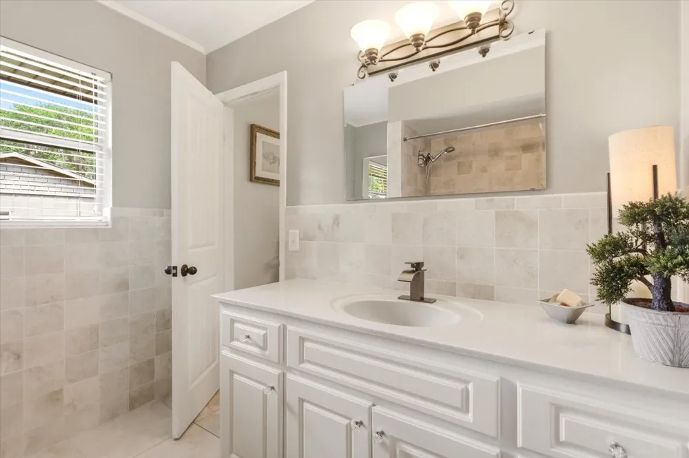 4910 E LAKE DRIVE Winter Springs, FL 32708