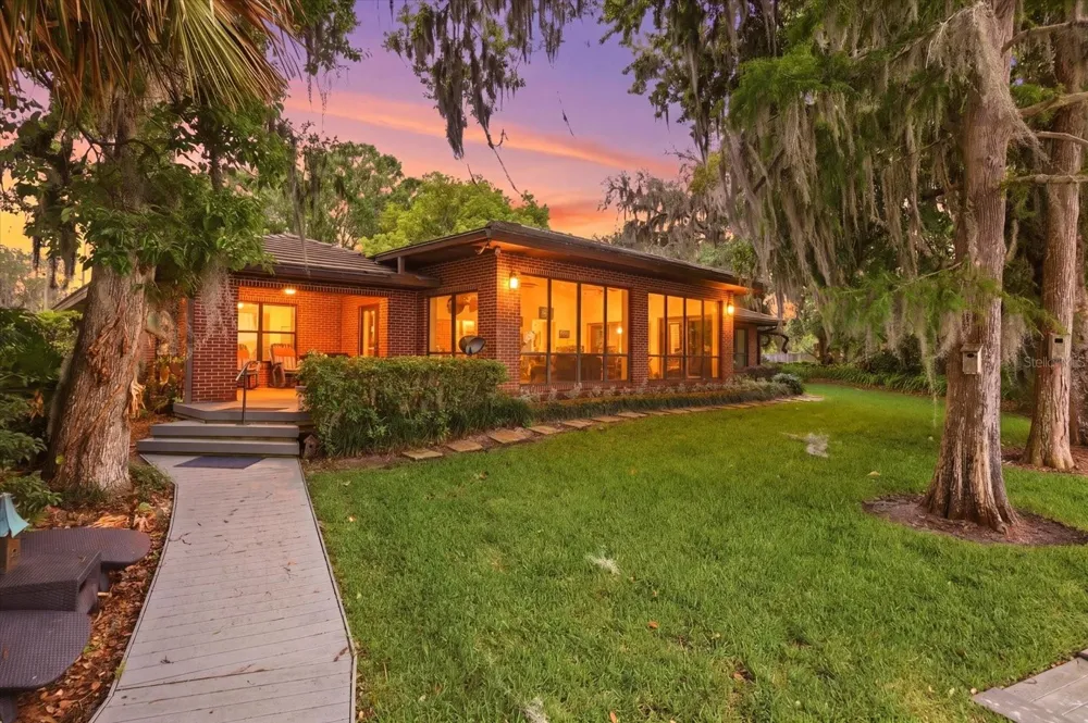 4910 E LAKE DRIVE Winter Springs, FL 32708