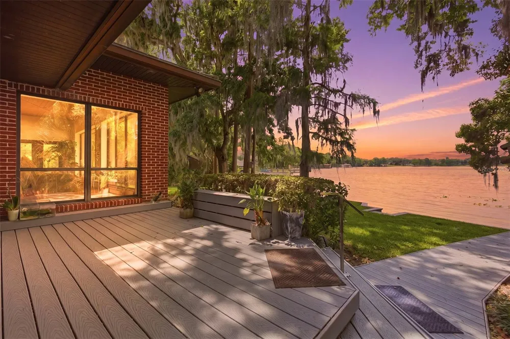 4910 E LAKE DRIVE Winter Springs, FL 32708