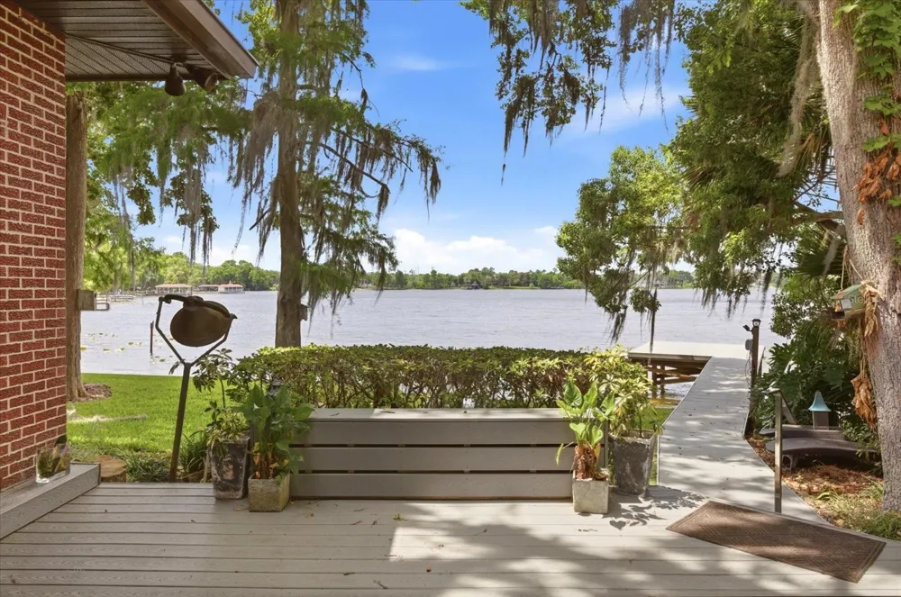 4910 E LAKE DRIVE Winter Springs, FL 32708
