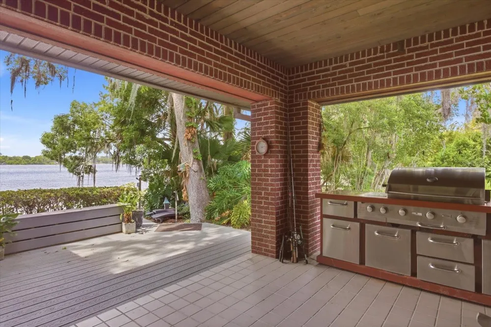 4910 E LAKE DRIVE Winter Springs, FL 32708
