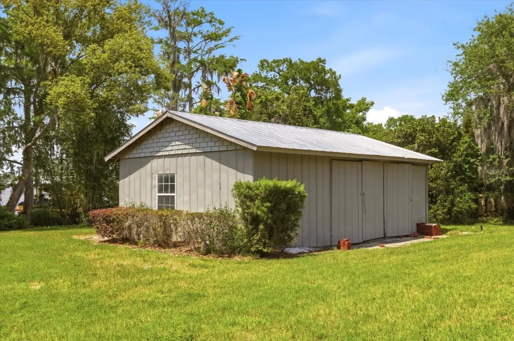 4910 E LAKE DRIVE Winter Springs, FL 32708