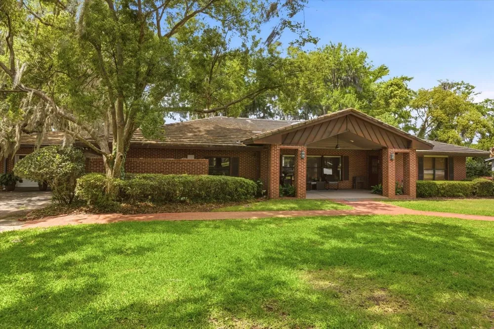 4910 E LAKE DRIVE Winter Springs, FL 32708