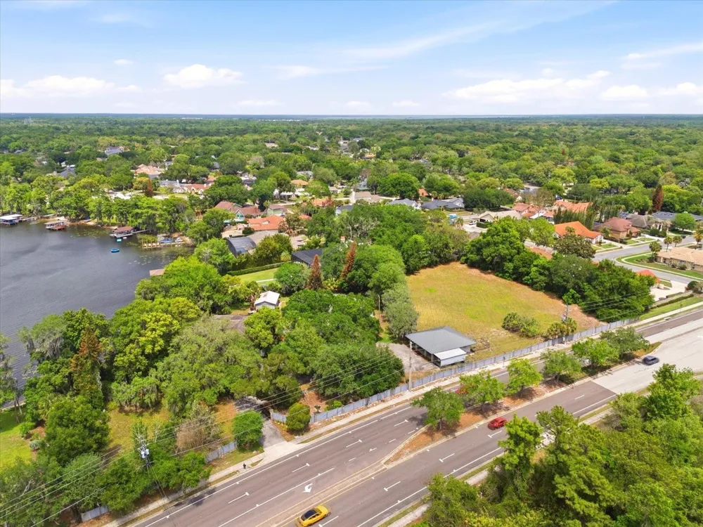 4910 E LAKE DRIVE Winter Springs, FL 32708