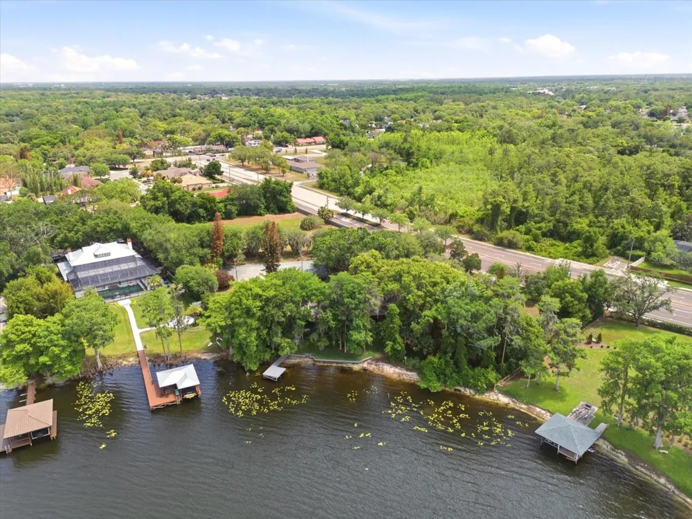 4910 E LAKE DRIVE Winter Springs, FL 32708