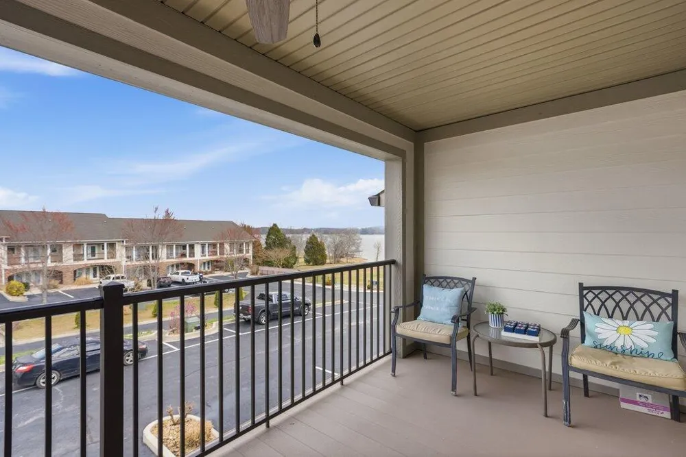 1255 New Lake Road Spring City, TN 37381