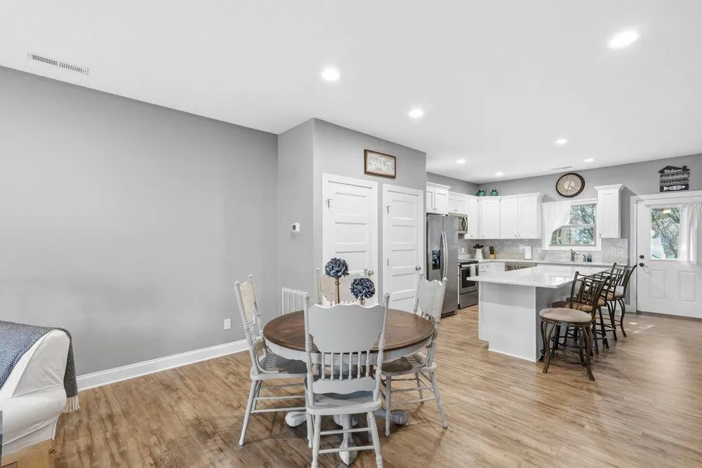 1255 New Lake Road Spring City, TN 37381