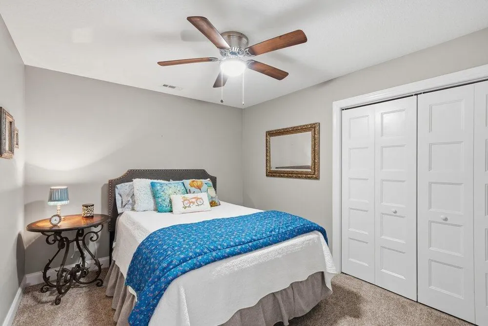 1255 New Lake Road Spring City, TN 37381