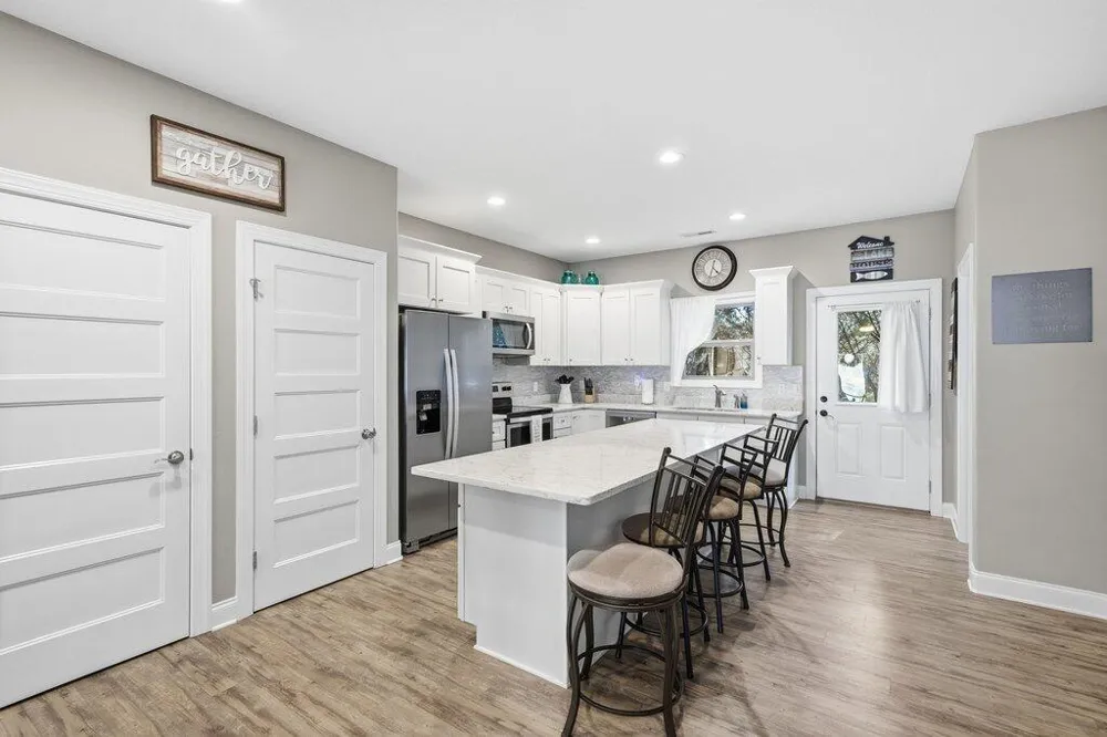 1255 New Lake Road Spring City, TN 37381