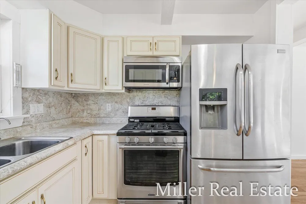32 B DRIVE Hastings, MI 49058