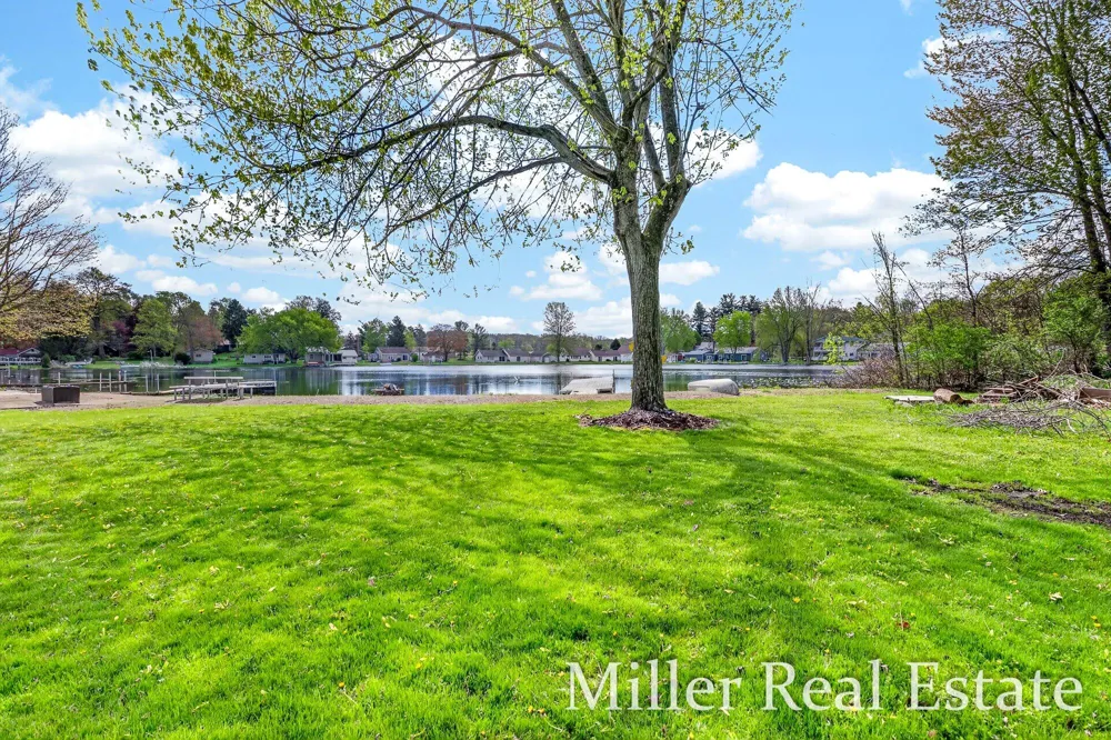 32 B DRIVE Hastings, MI 49058