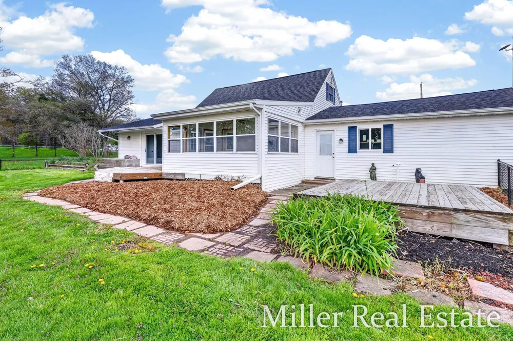 32 B DRIVE Hastings, MI 49058
