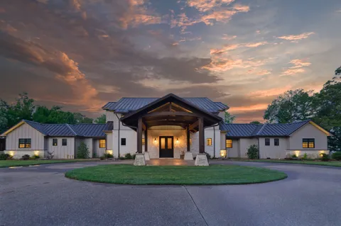 560 County Road 1447