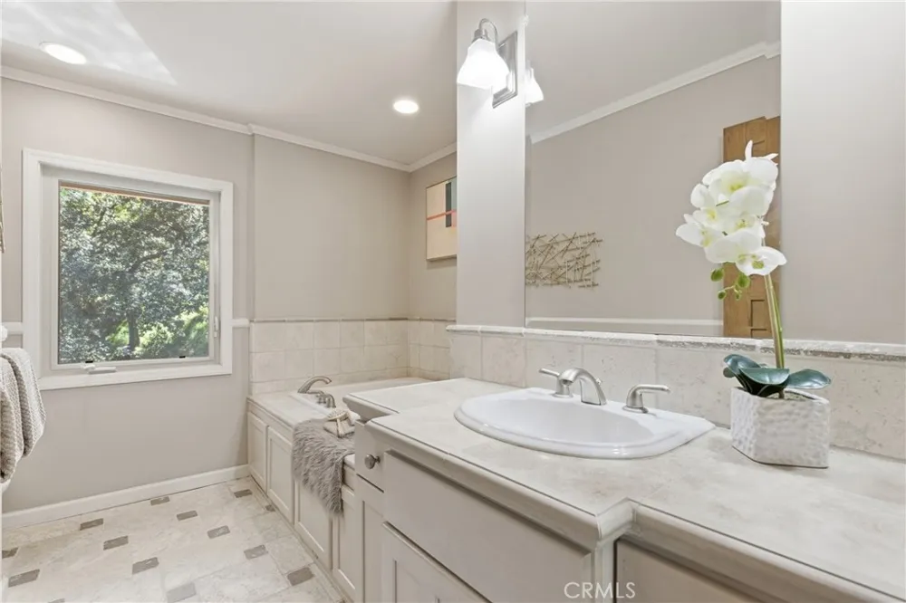 41 Hidden Valley Monrovia, CA 91016