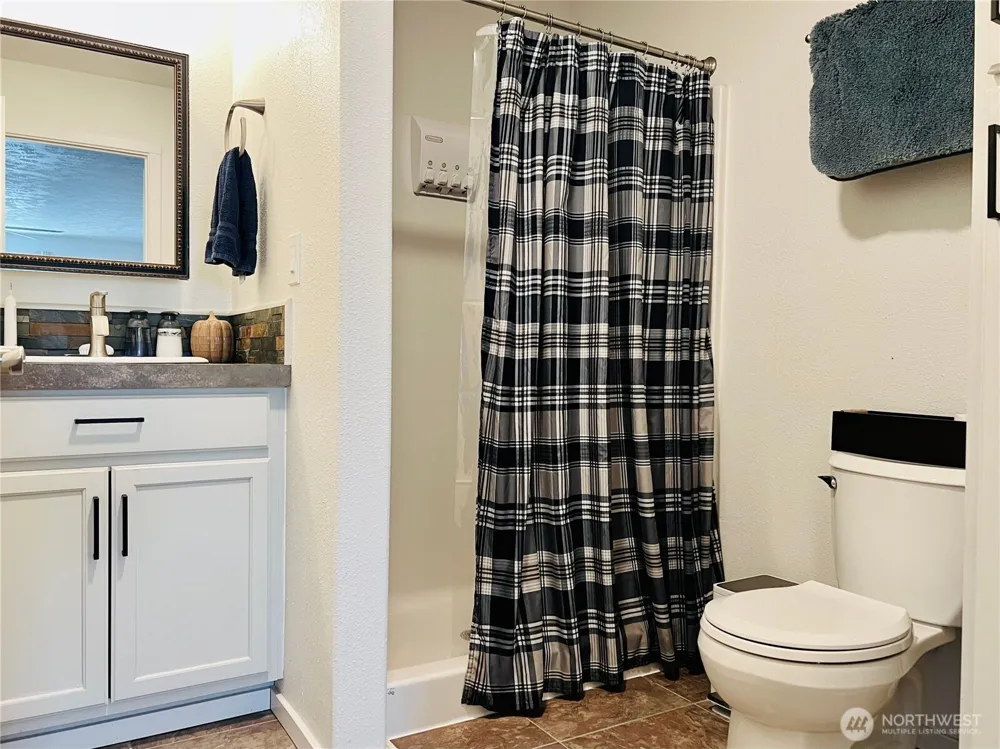 811 346th Place Ocean Park, WA 98640