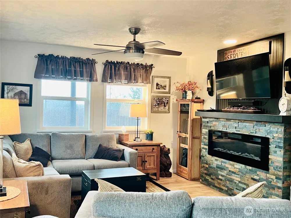 811 346th Place Ocean Park, WA 98640