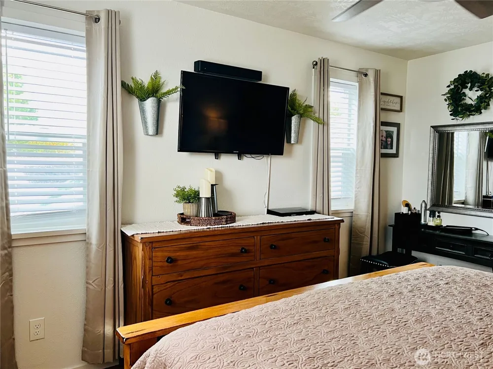 811 346th Place Ocean Park, WA 98640