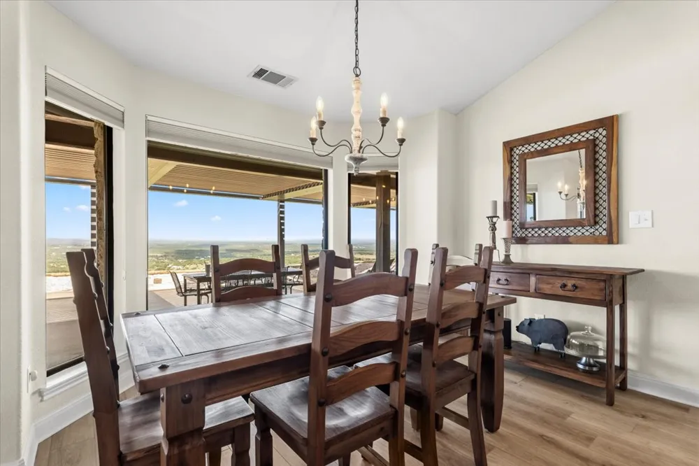 6594 W Hwy 290 Dripping Springs, TX 78620