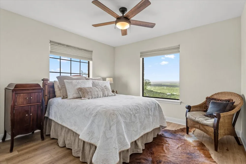 6594 W Hwy 290 Dripping Springs, TX 78620