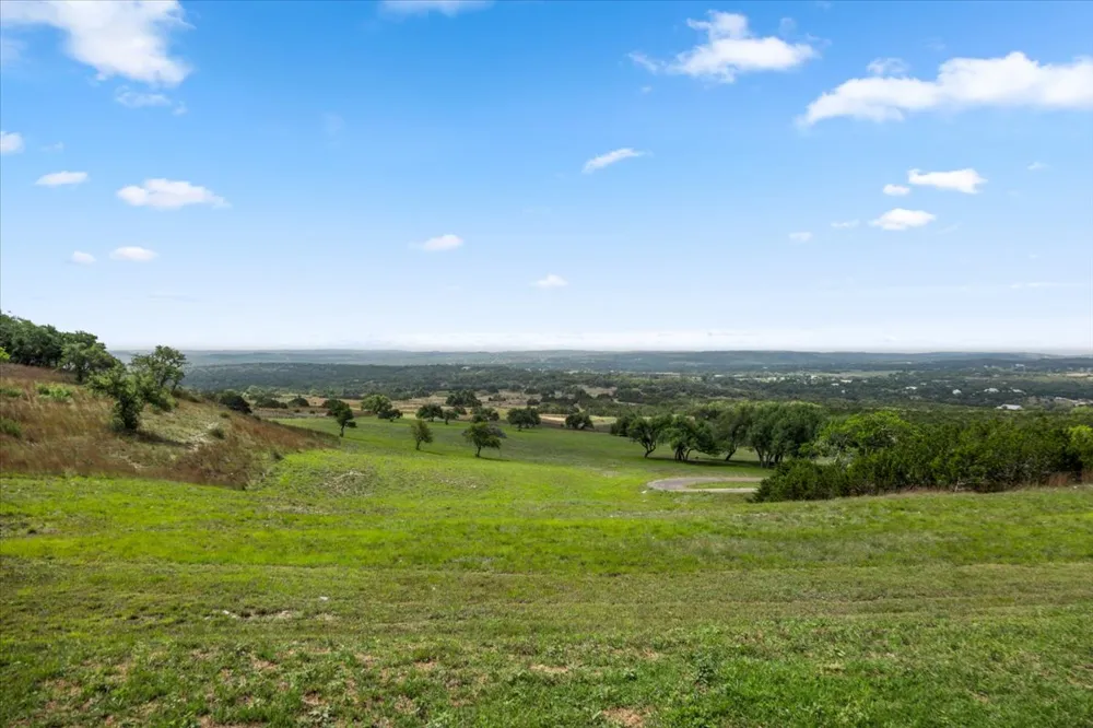 6594 W Hwy 290 Dripping Springs, TX 78620