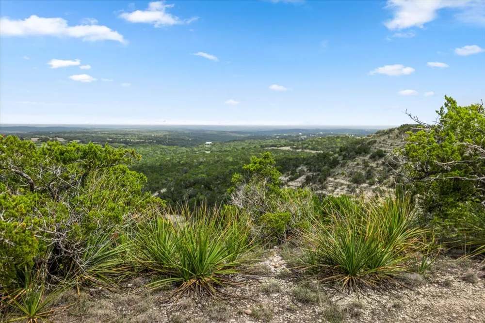 6594 W Hwy 290 Dripping Springs, TX 78620