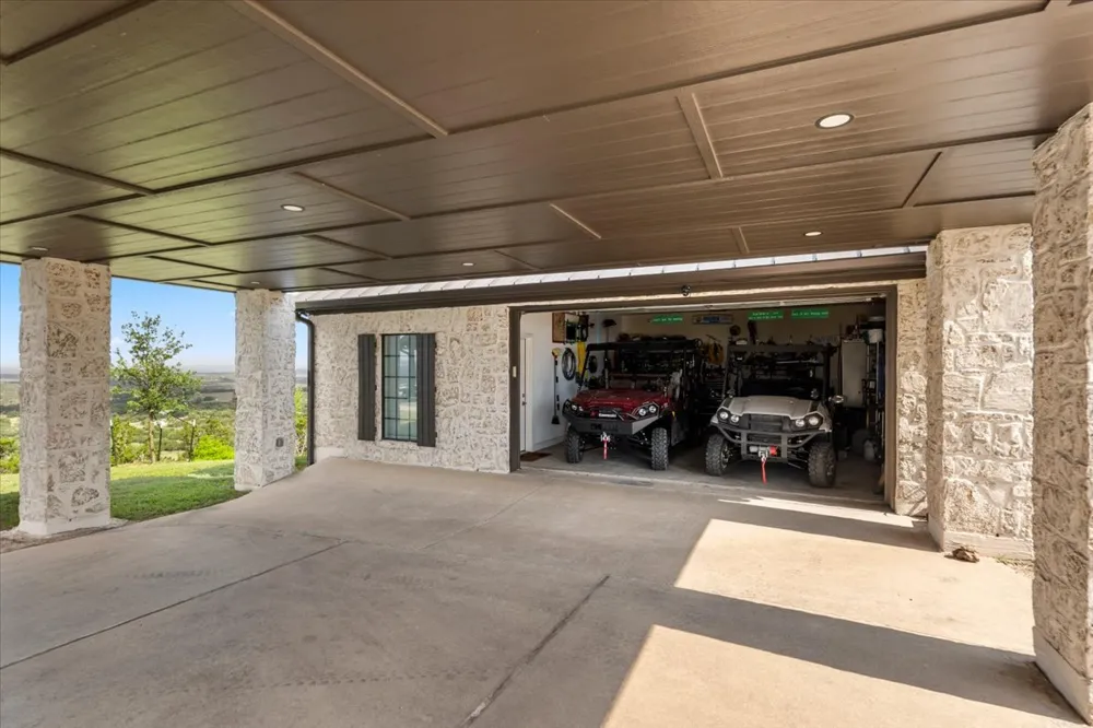 6594 W Hwy 290 Dripping Springs, TX 78620
