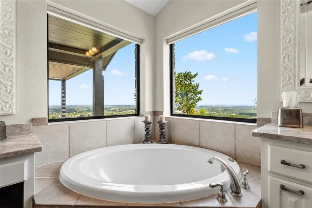 6594 W Hwy 290 Dripping Springs, TX 78620