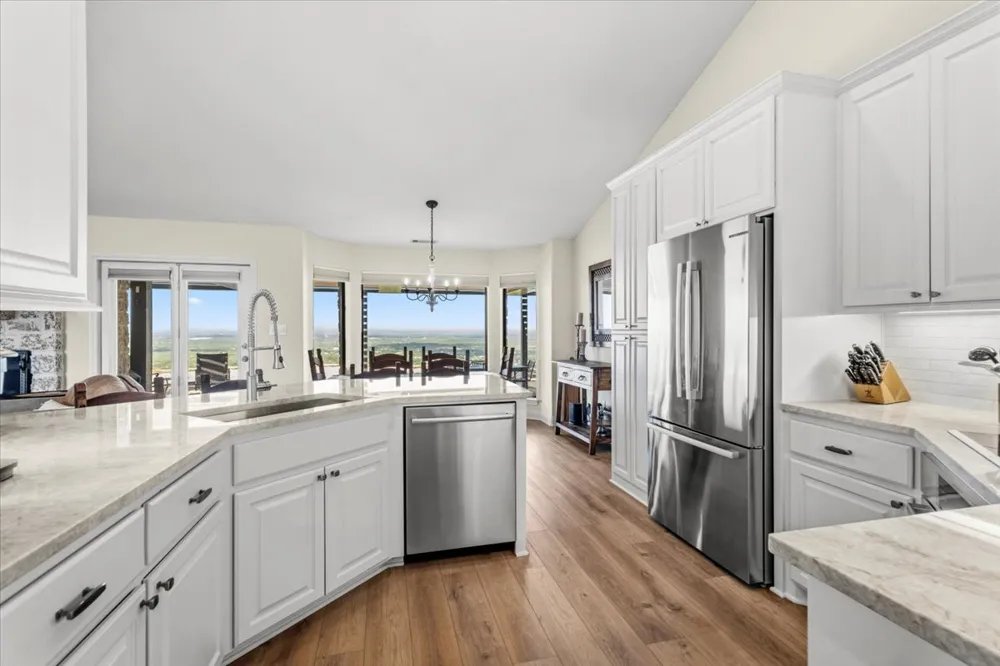 6594 W Hwy 290 Dripping Springs, TX 78620