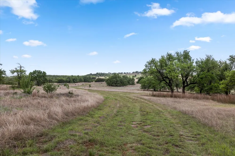 6594 W Hwy 290 Dripping Springs, TX 78620