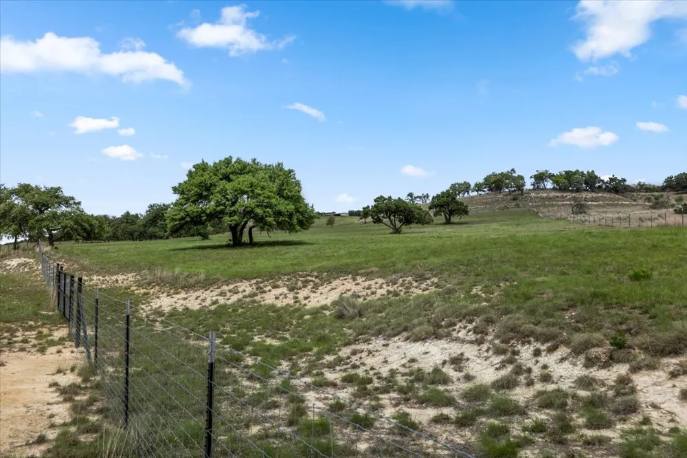 6594 W Hwy 290 Dripping Springs, TX 78620