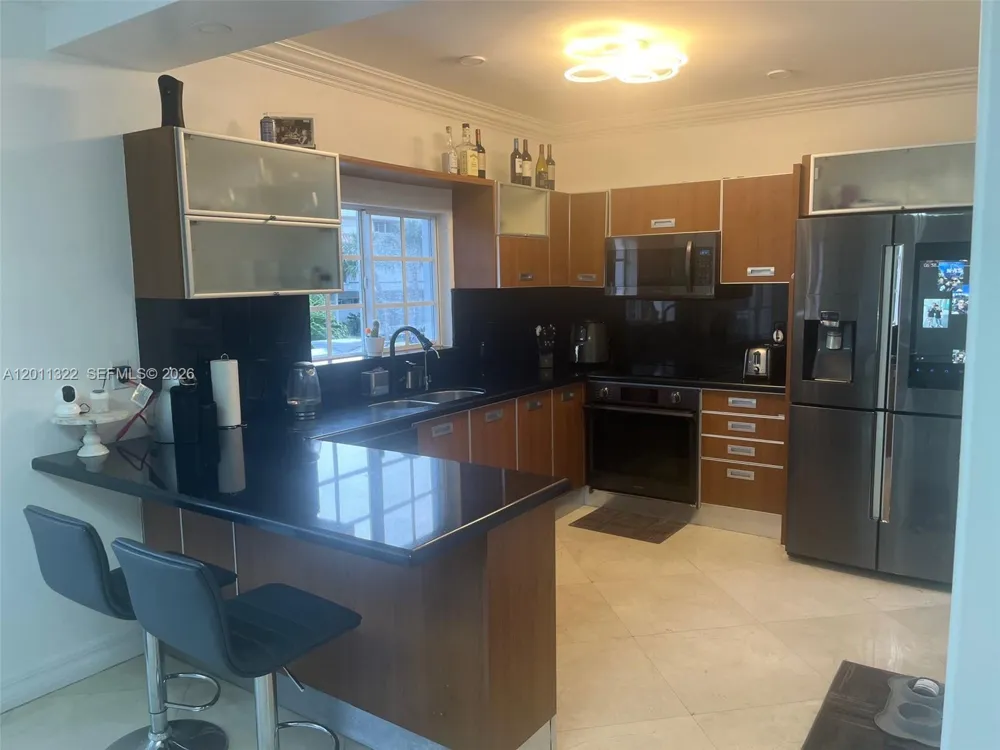 3915 NE 168th St #3915 North Miami Beach, FL 33160