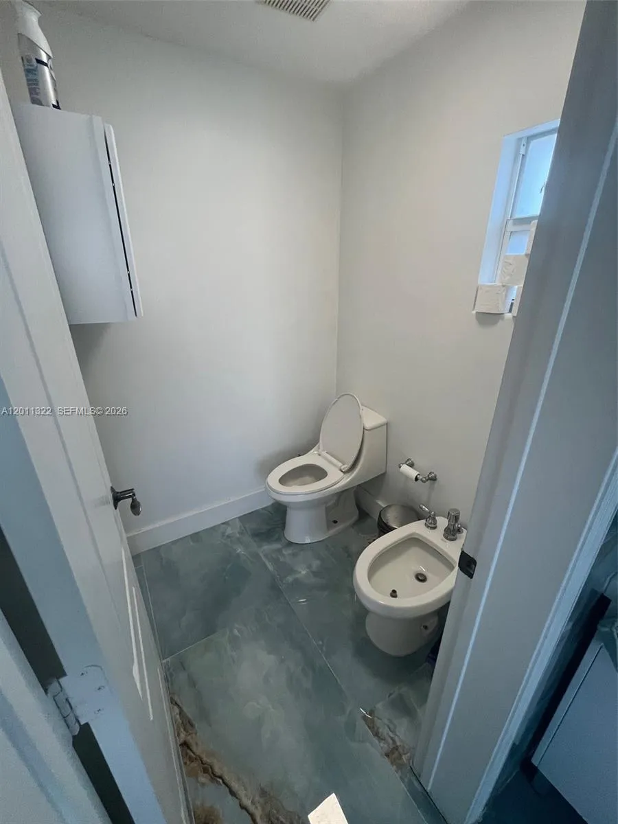 3915 NE 168th St #3915 North Miami Beach, FL 33160