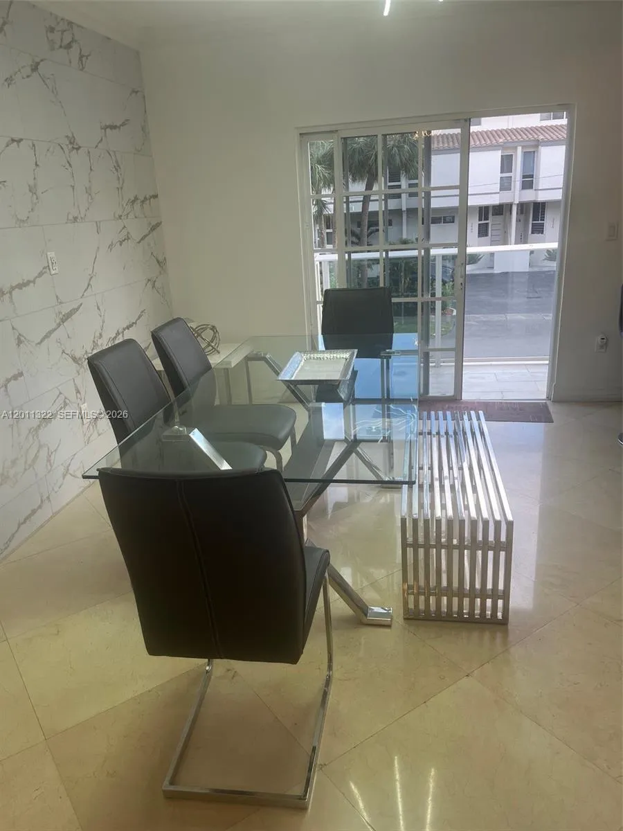 3915 NE 168th St #3915 North Miami Beach, FL 33160