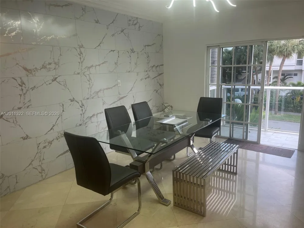 3915 NE 168th St #3915 North Miami Beach, FL 33160