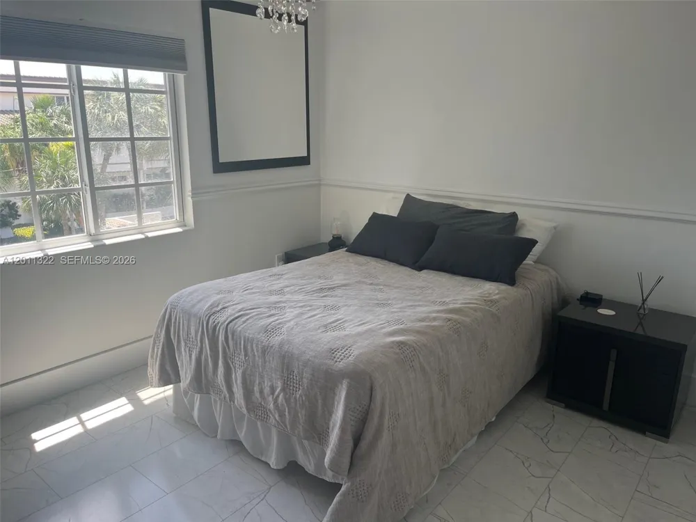3915 NE 168th St #3915 North Miami Beach, FL 33160