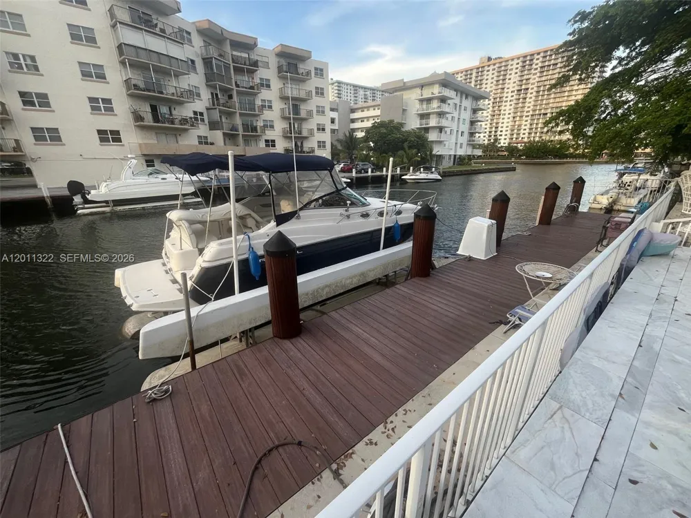 3915 NE 168th St #3915 North Miami Beach, FL 33160