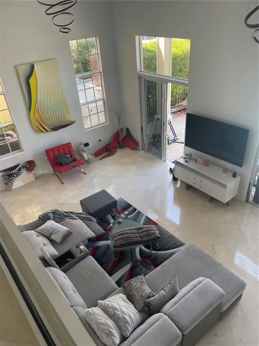 3915 NE 168th St #3915 North Miami Beach, FL 33160