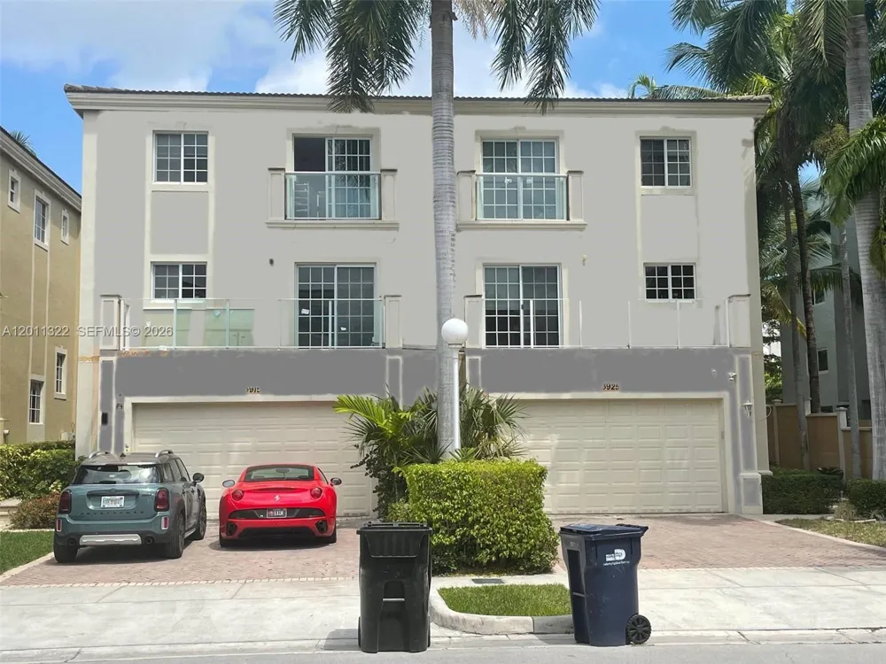 3915 NE 168th St #3915 North Miami Beach, FL 33160