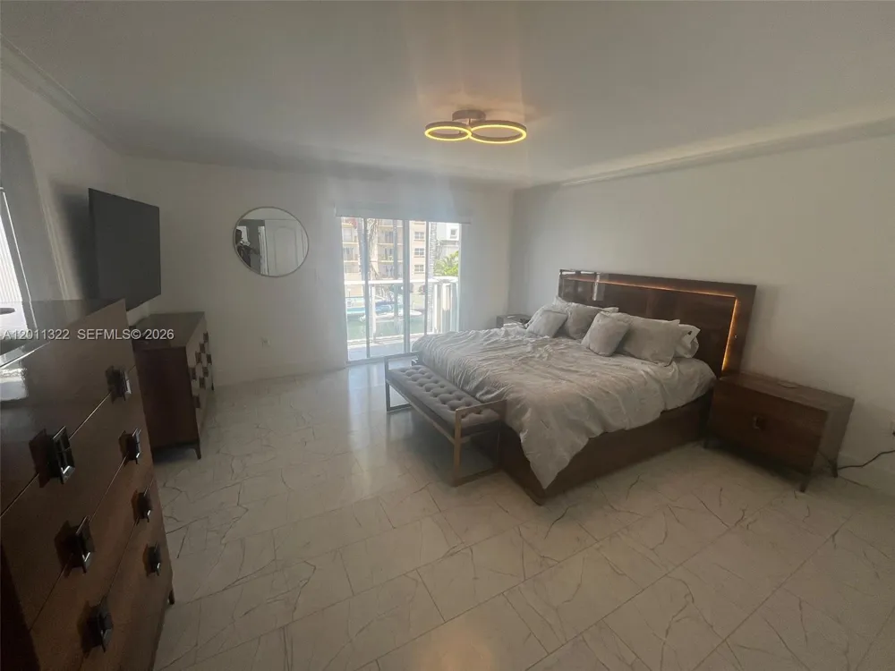3915 NE 168th St #3915 North Miami Beach, FL 33160
