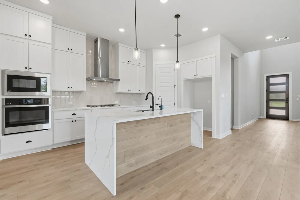 111 Sacred Fig Road Dripping Springs, TX 78620