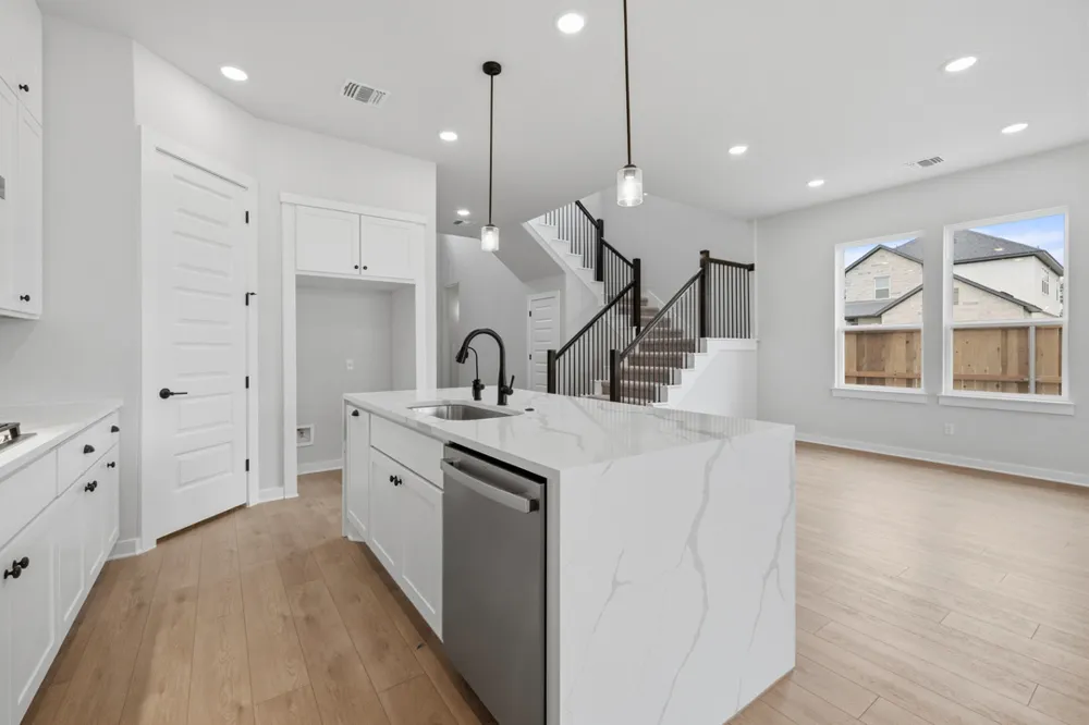 111 Sacred Fig Road Dripping Springs, TX 78620