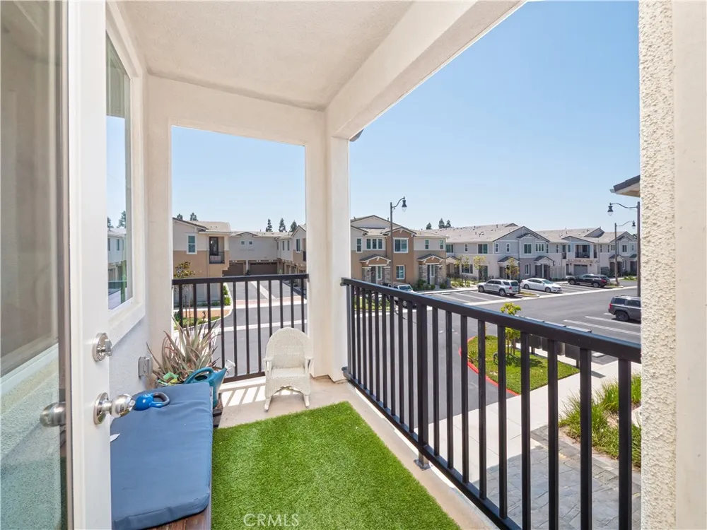 16570 Wyndham #1 Fontana, CA 92336