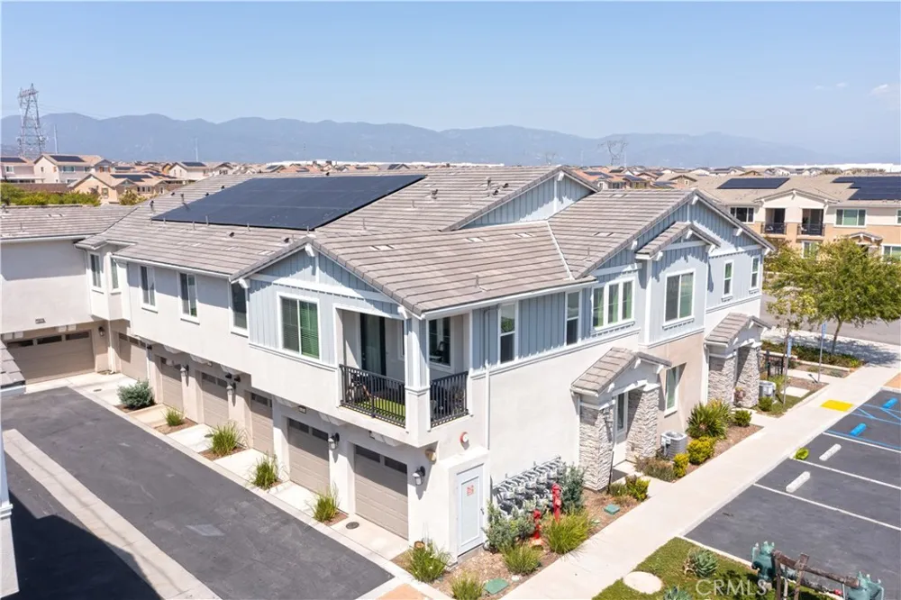 16570 Wyndham #1 Fontana, CA 92336