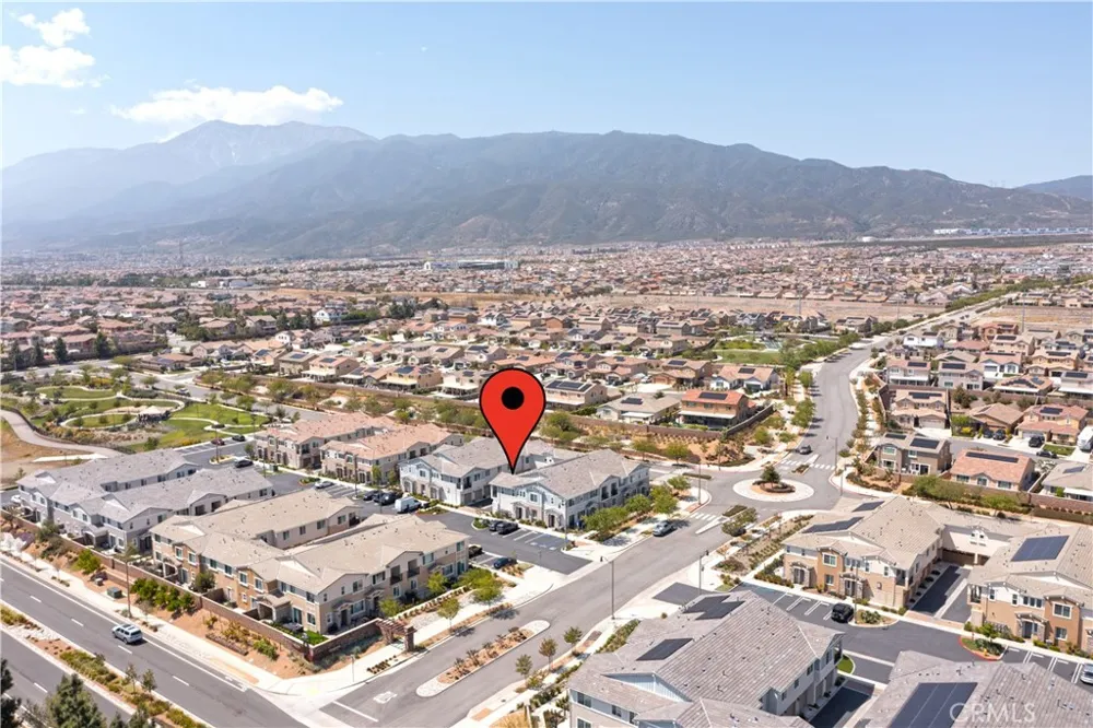 16570 Wyndham #1 Fontana, CA 92336