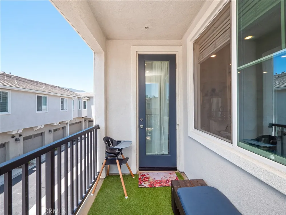 16570 Wyndham #1 Fontana, CA 92336