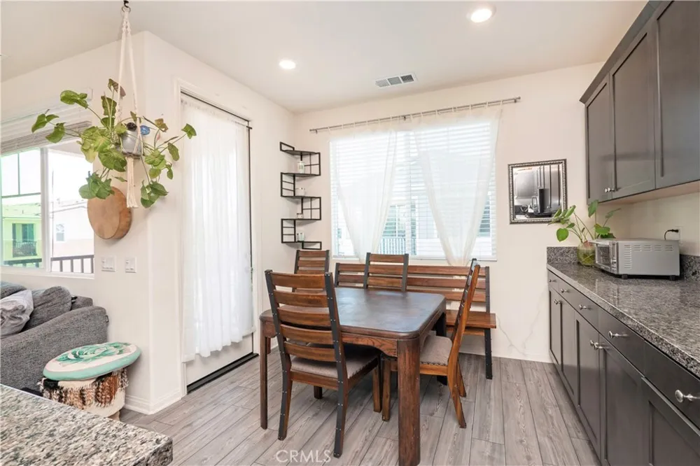 16570 Wyndham #1 Fontana, CA 92336