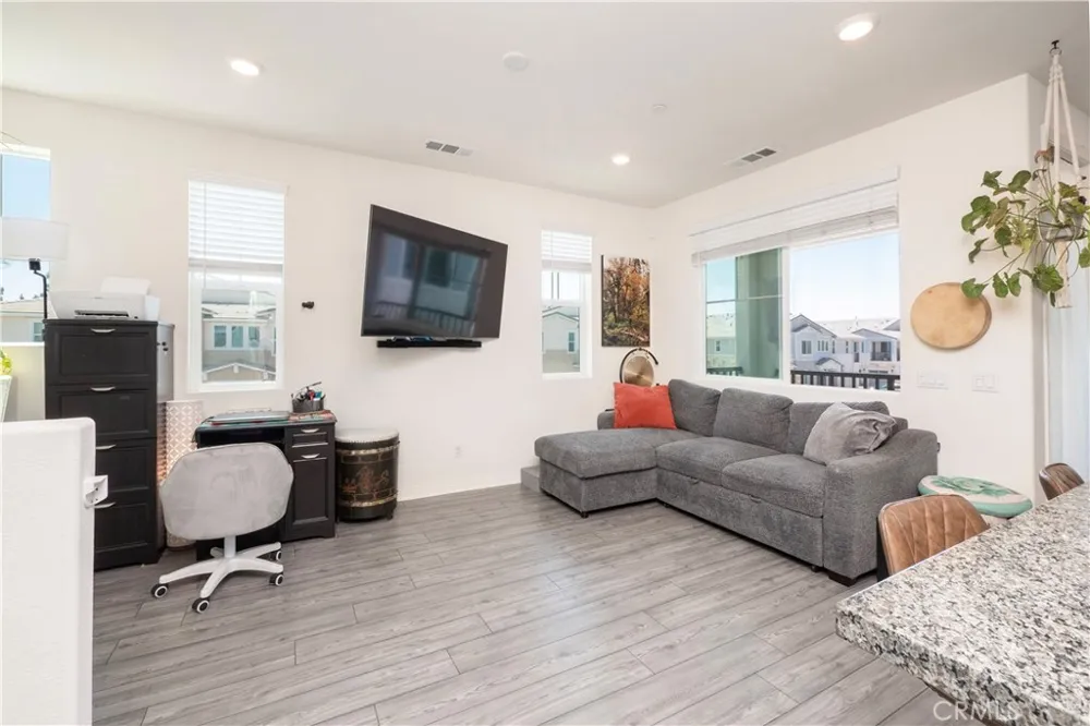 16570 Wyndham #1 Fontana, CA 92336