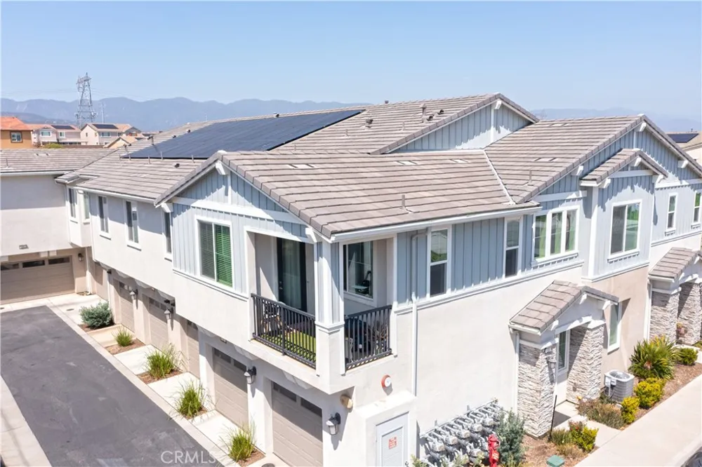16570 Wyndham #1 Fontana, CA 92336