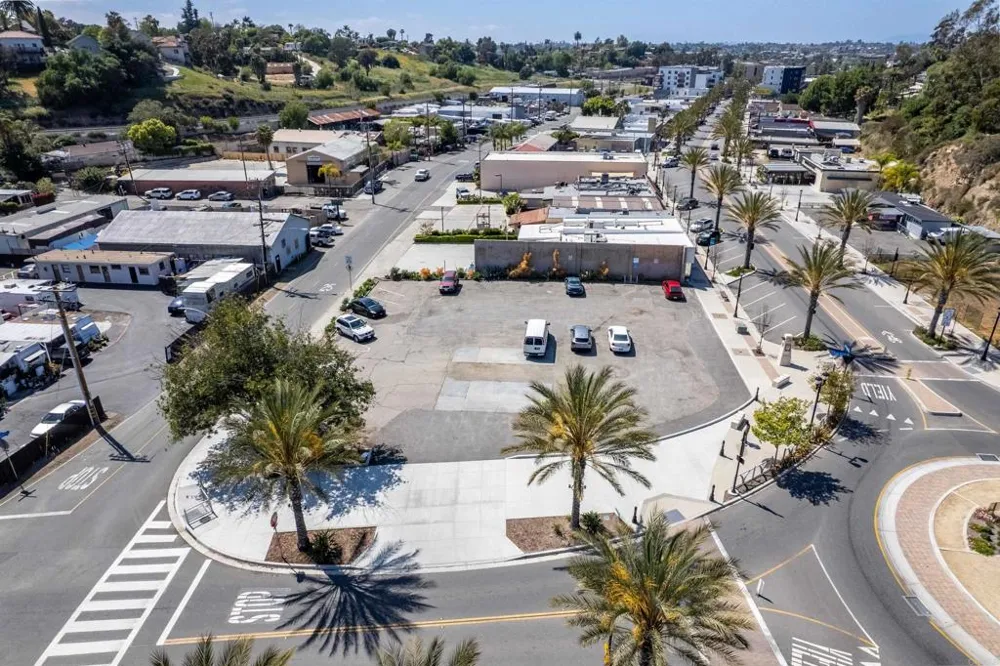 745 S Santa Fe Ave. Vista, CA 92083